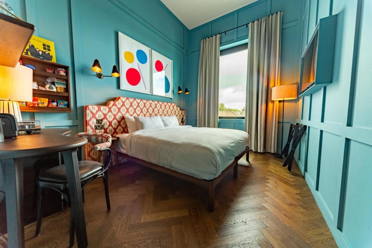 The Dean Galway Hotel Bagian luar foto