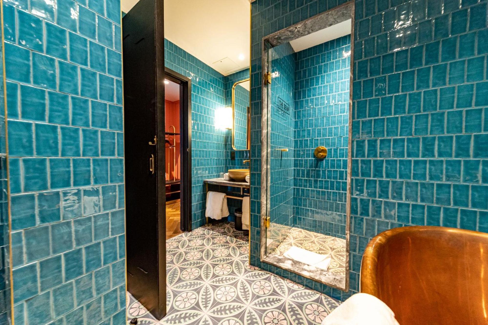 The Dean Galway Hotel Bagian luar foto